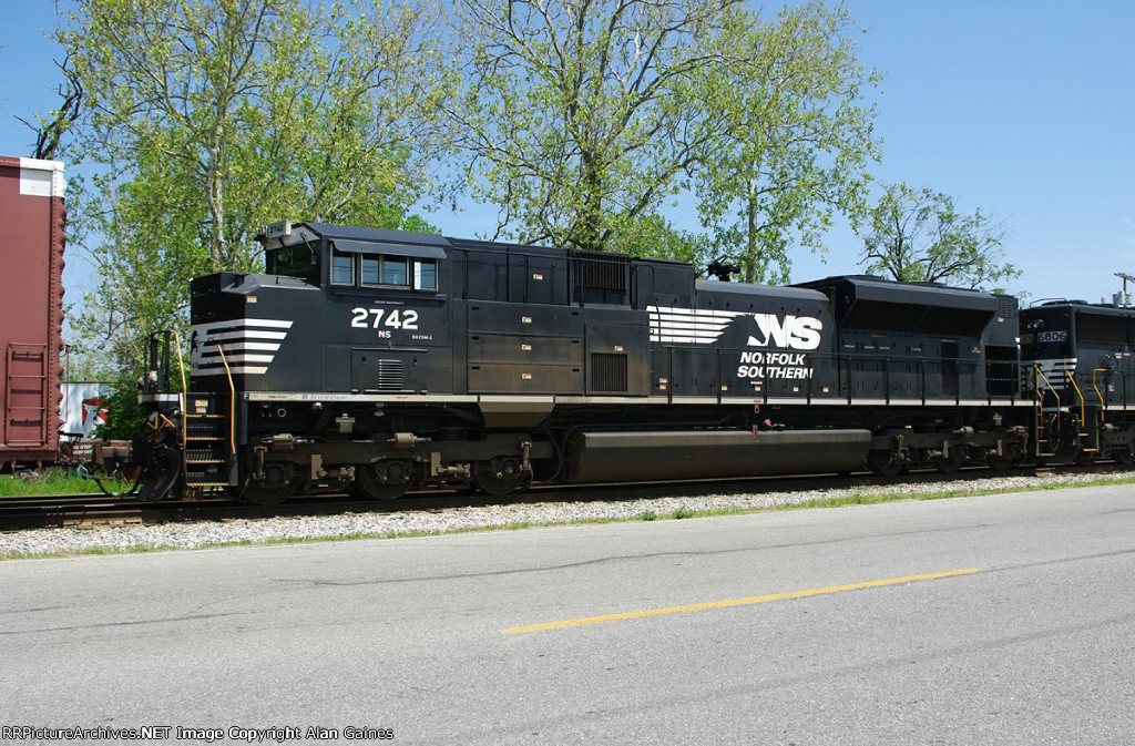 NS 2742